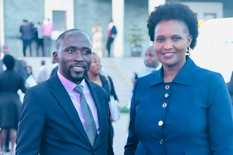 Dotkom-thinkers-with-Honourable